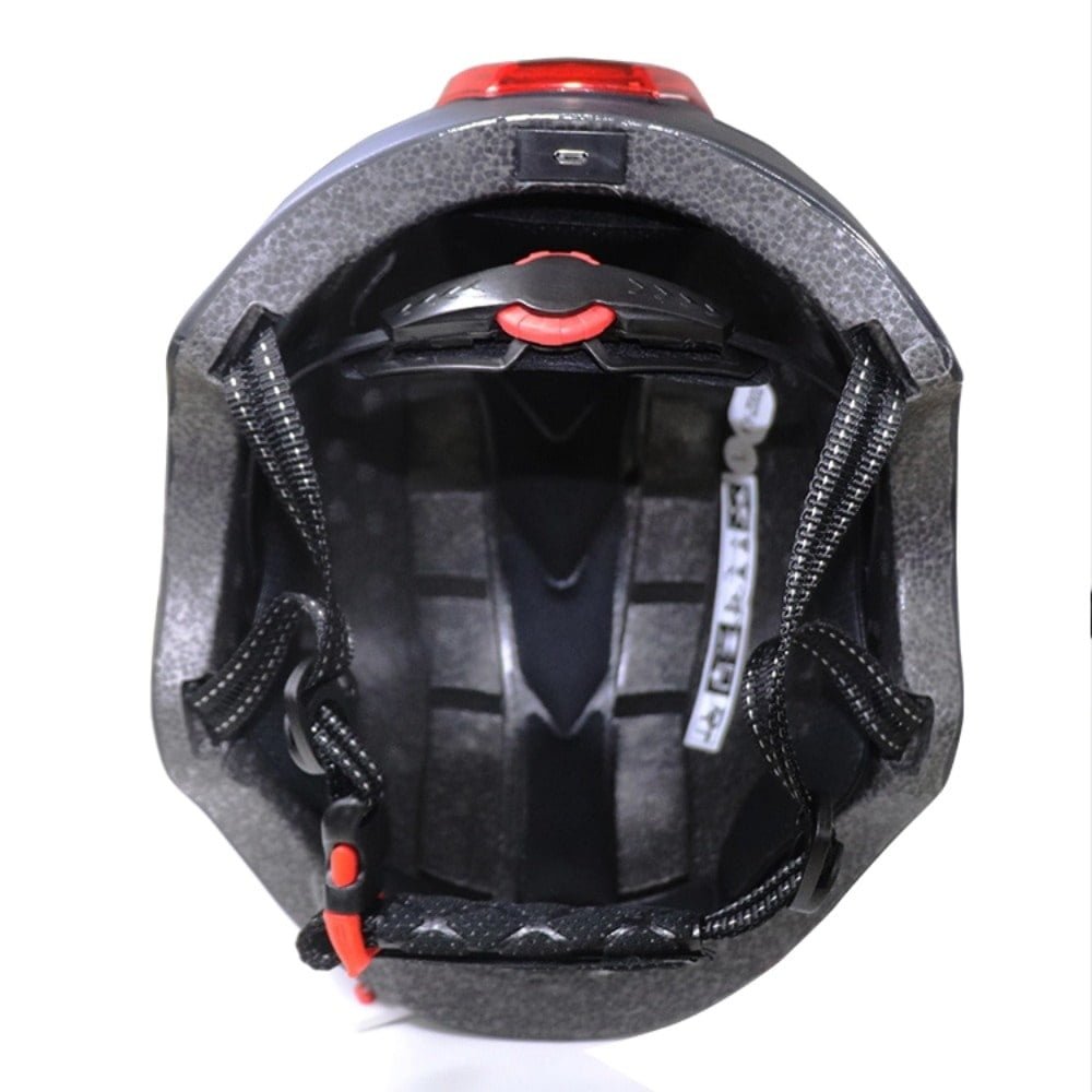 Kask-ochronny-ze-swiatlami-4