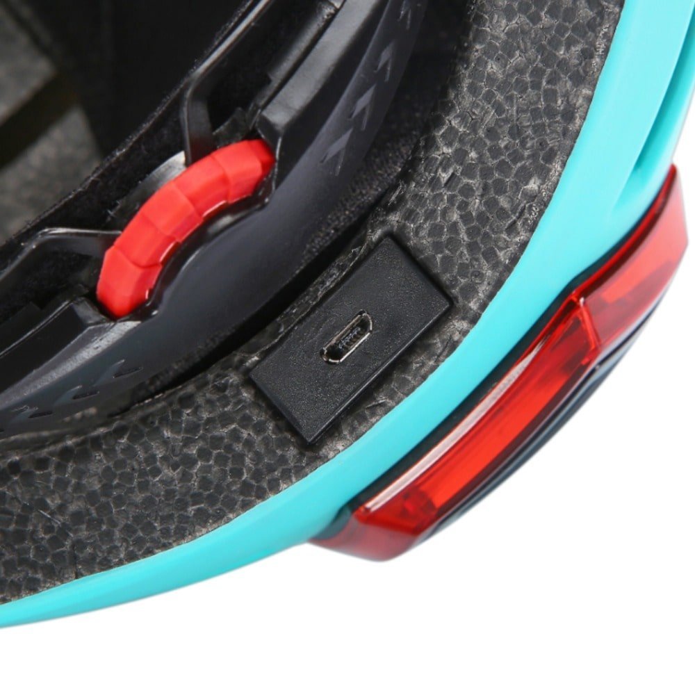 Kask-ochronny-ze-swiatlami-9