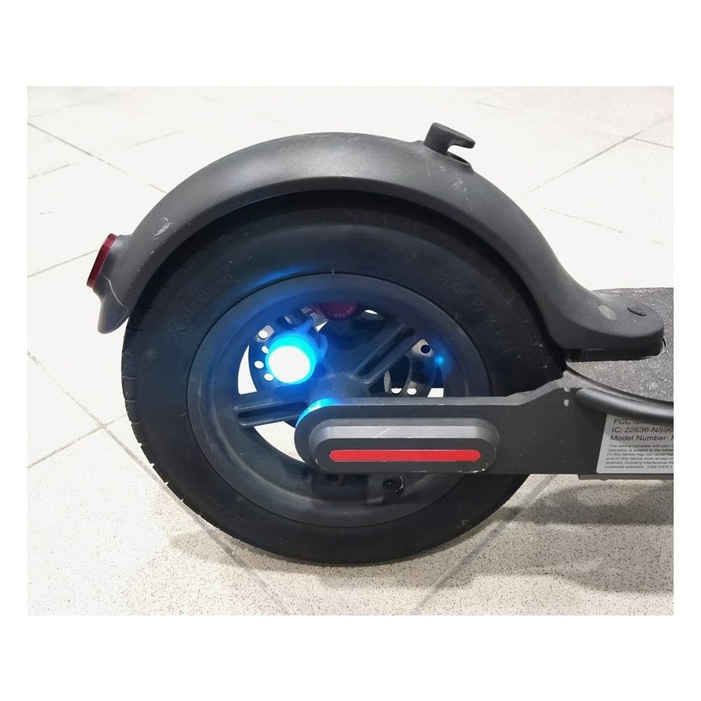 Silikonowa-lampka-LED-do-e-hulajnogi-5